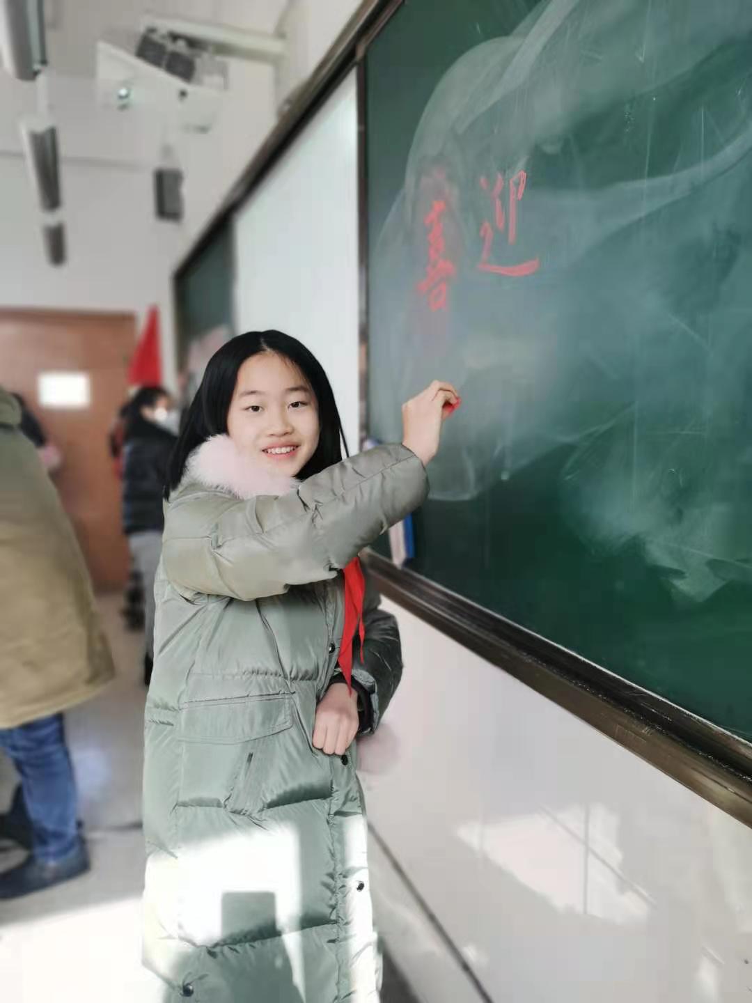 邱梓墨.jpg